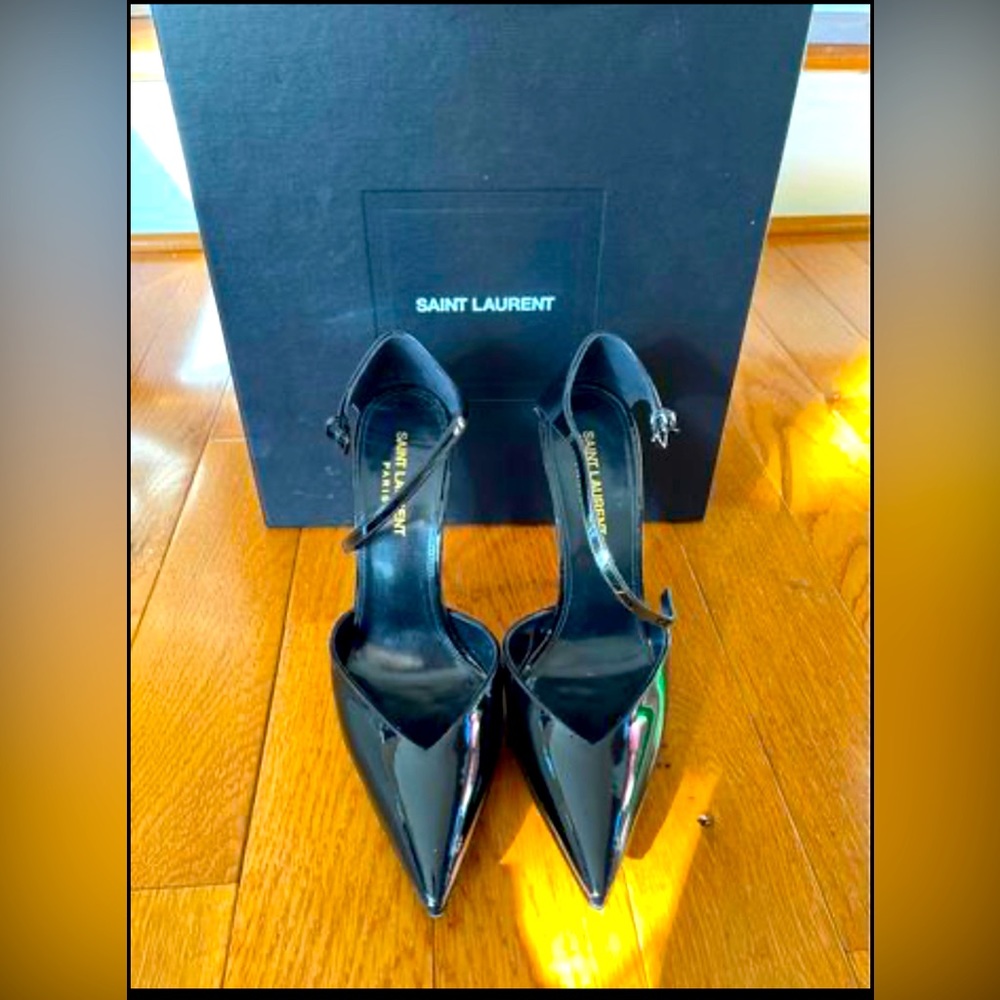 YSL saint Laurent!! Black excellent condition wore only once